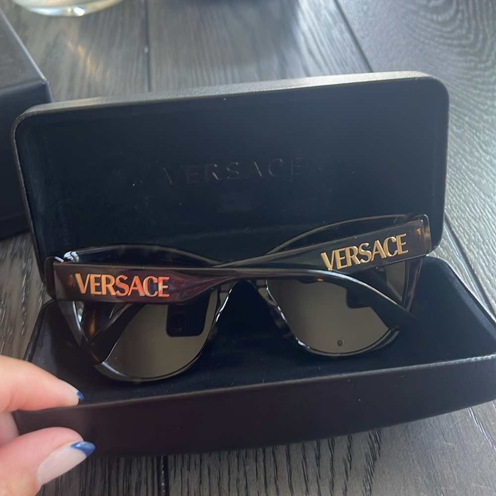 💎AUTHENTIC💎NWT Versace Women's dark brown 56mm Sunglasses w/box & case - Picture 7 of 9